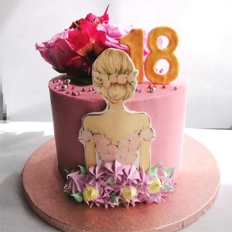Tort urodzinowy na 18 urodziny